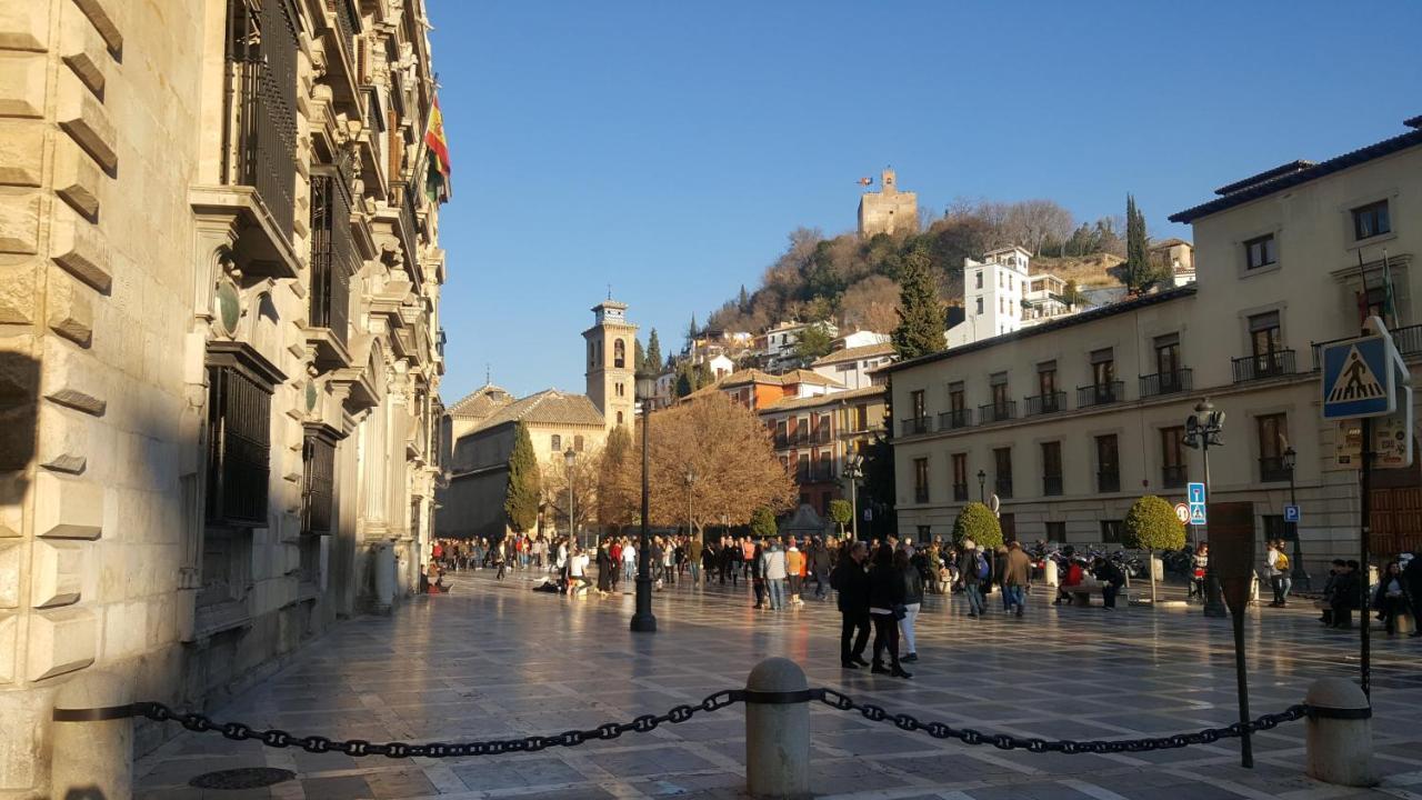 Ninos Luchando Granada Exterior photo